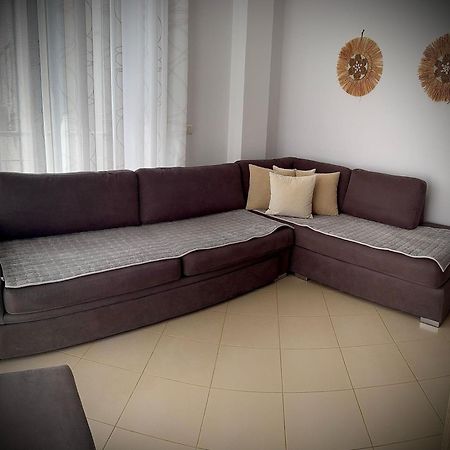 Endy Apartaments Orikum Exterior foto