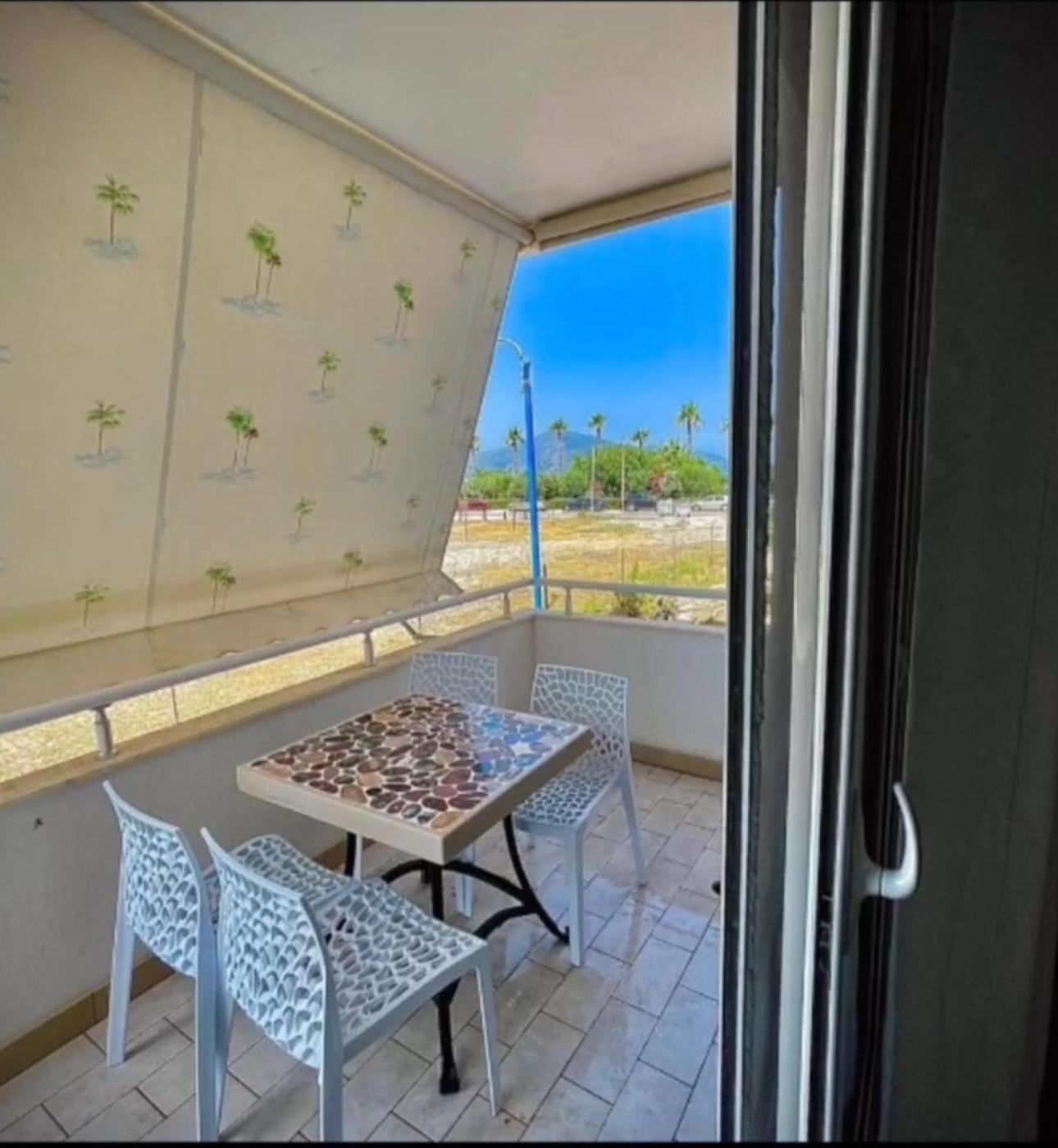 Endy Apartaments Orikum Exterior foto